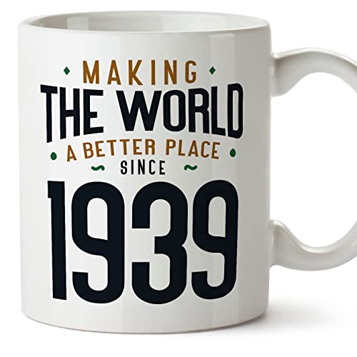 MUGFFINS Tazas 1939 Cumpleaños - En Inglés - Making the World a Better Place - 11 oz / 330 ml -...