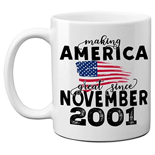 Taza de regalo de cumpleaños del 19 de noviembre, haciendo que Estados Unidos sea grandioso desde noviembre de 2001 Bandera de EE. UU., Recuerdo de Navidad para él, ella, compañeros de trabajo - Taza