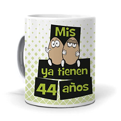 mundohuevo Taza Mis Huevos ya Tienen 44 años. Cerámica AAA - 350 ml.