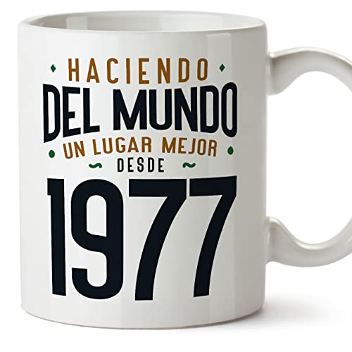 MUGFFINS Tazas 1977 Cumpleaños - En Español - Haciendo del Mundo un Lugar Mejor - 11 oz / 330 ml - Regalo original y divertido