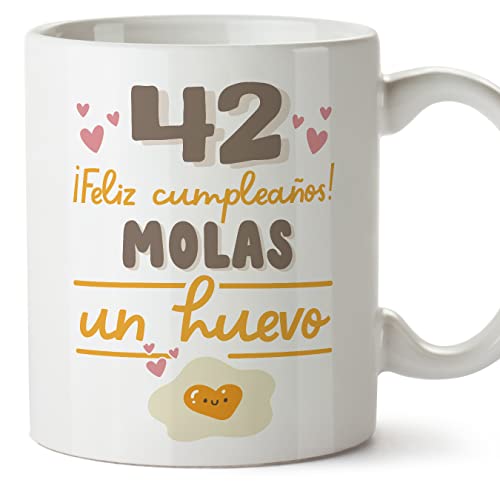 MUGFFINS Tazas 42 Cumpleaños - En Español - Feliz Cumpleaños Molas un Huevo - 11 oz / 330 ml -...