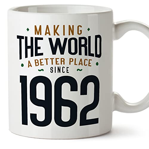 MUGFFINS Tazas 1962 Cumpleaños - En Inglés - Making the World a Better Place - 11 oz / 330 ml -...